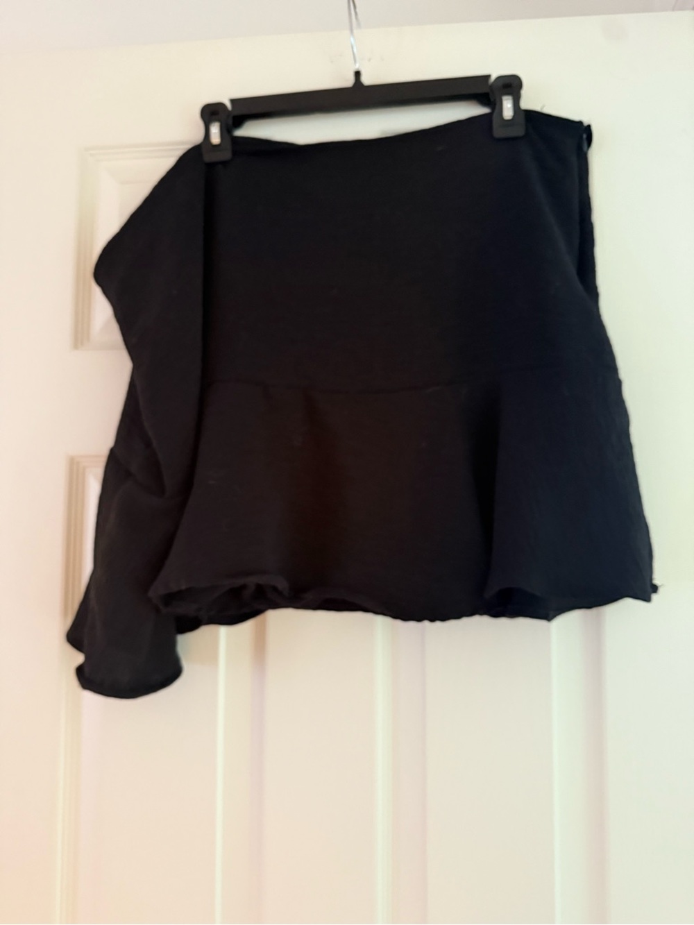 ARULA Black Asymmetrical Ruffle Mini Skirt
